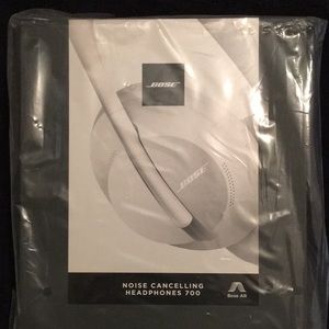 Bose 700